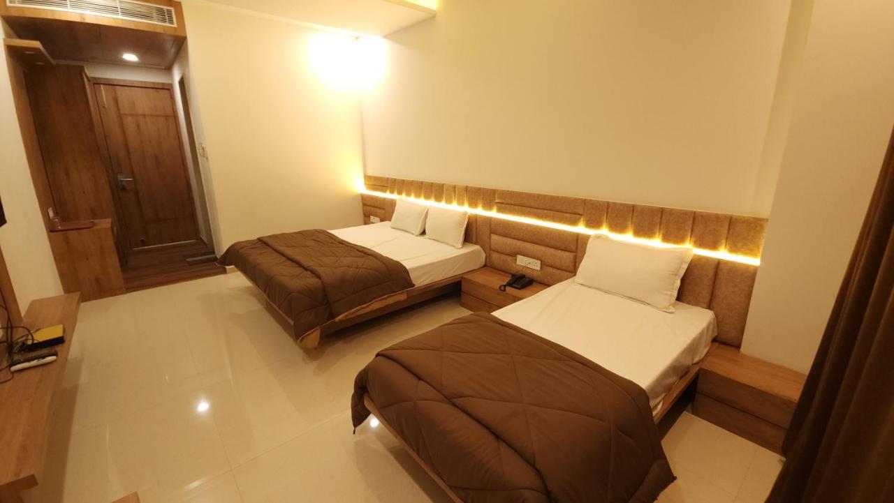 Hotel Aanandam Greens à Sehore Extérieur photo