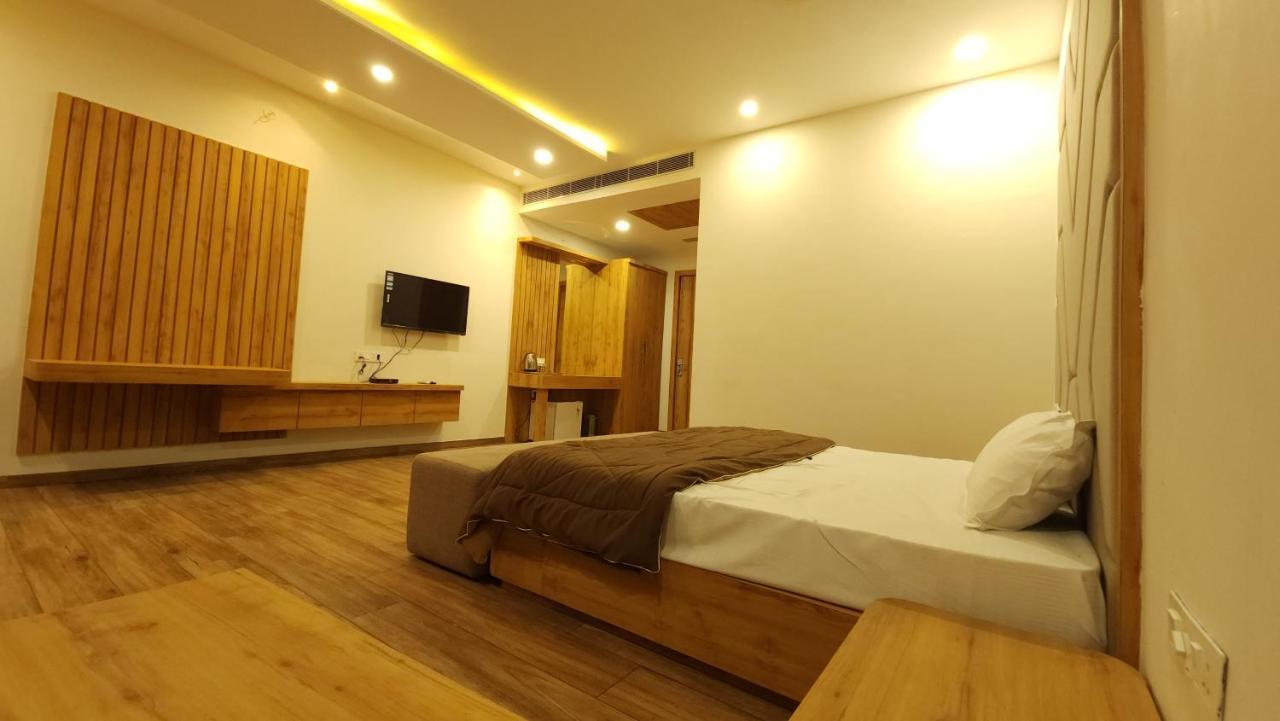 Hotel Aanandam Greens à Sehore Extérieur photo
