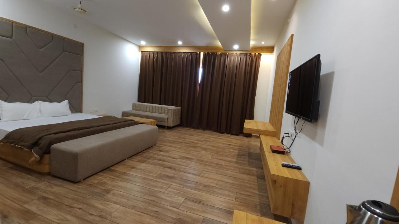 Hotel Aanandam Greens à Sehore Extérieur photo